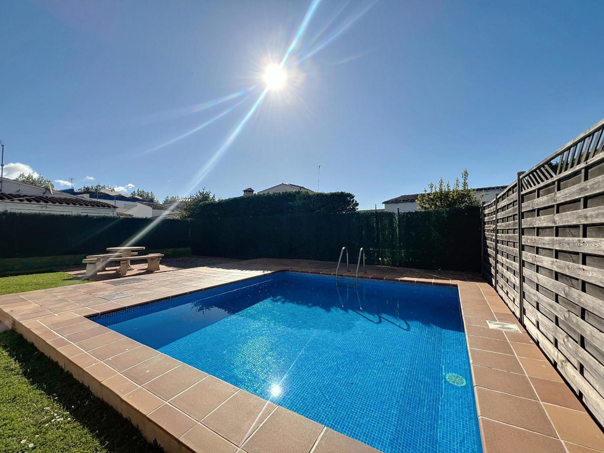 Peni 168A - Belle Maison Avec Piscine Ampuriabrava Exterior foto